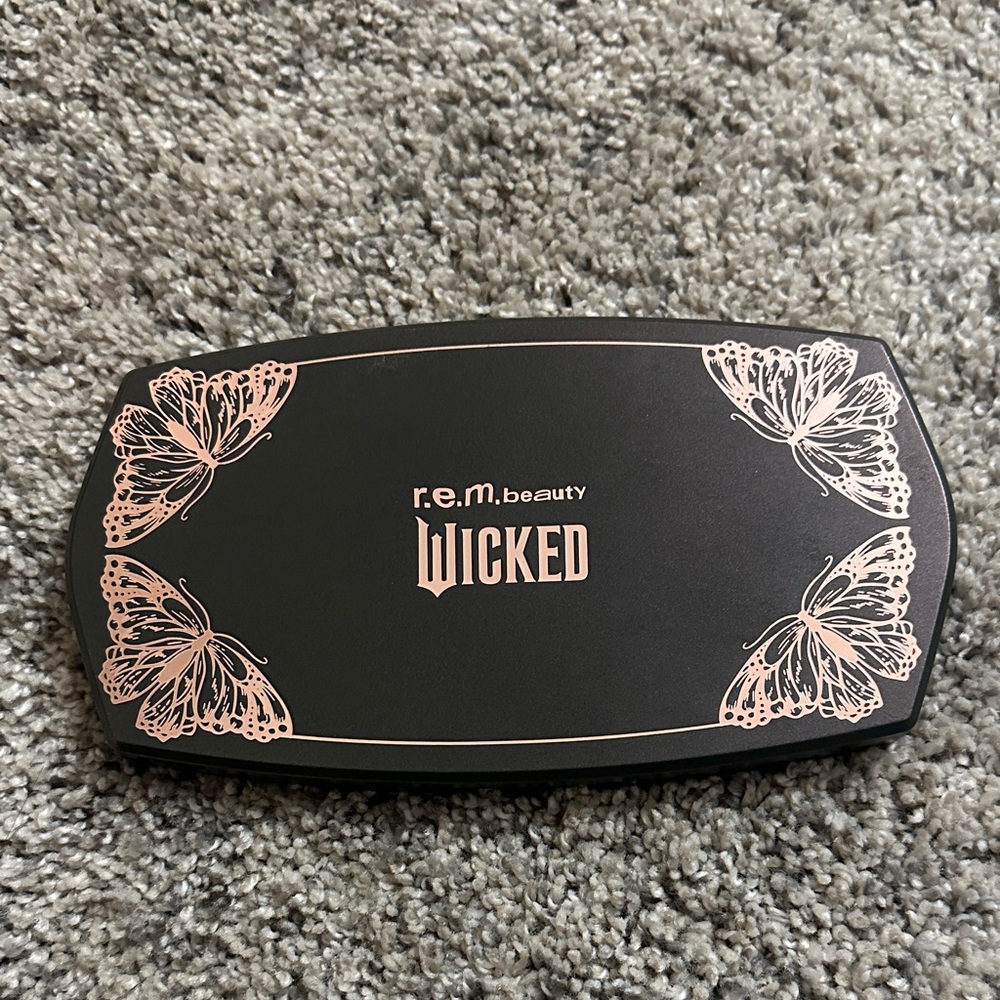 Wicked Eyeshadow Palette - Vibrant Shades - Picture 2 of 7